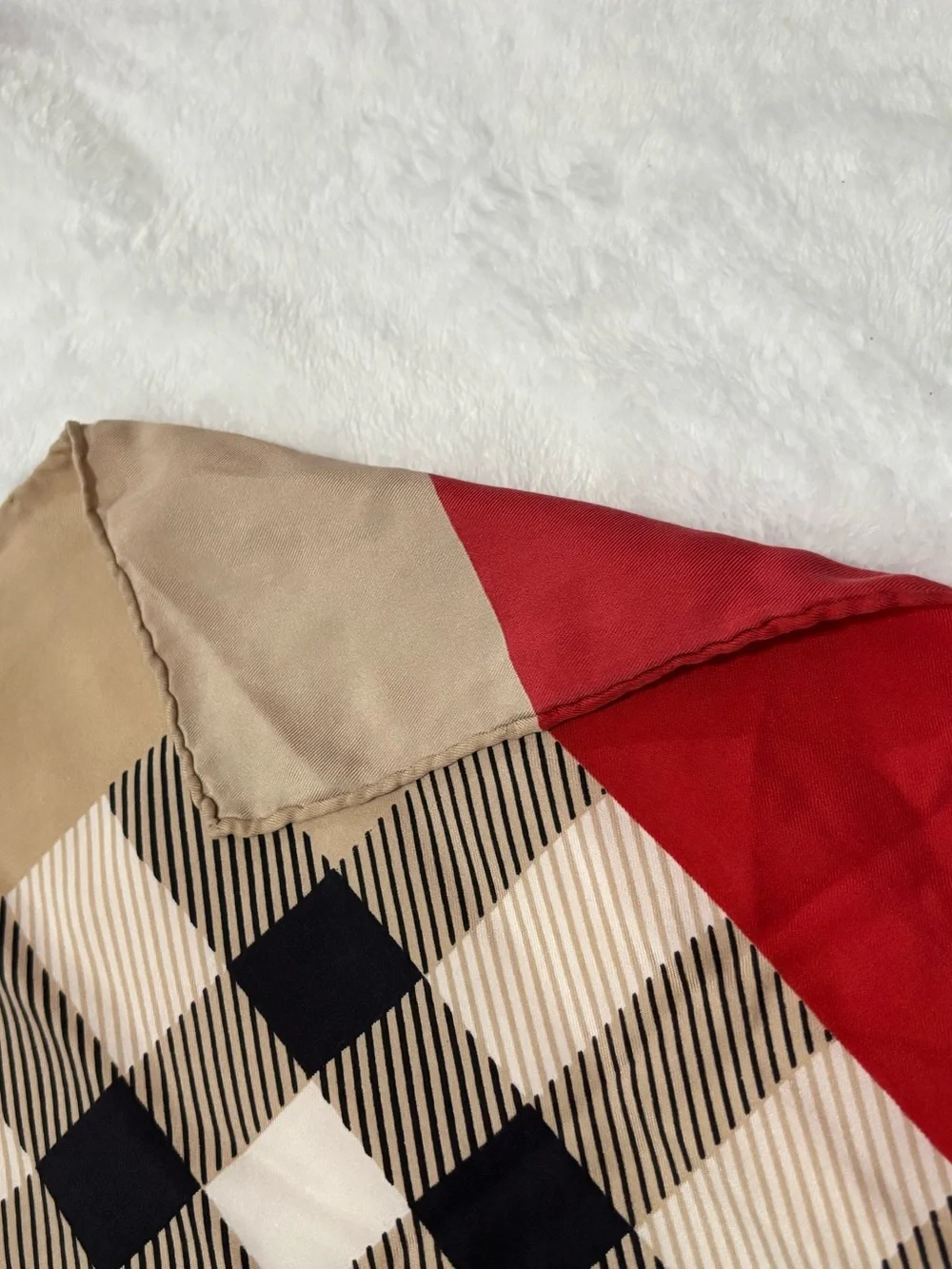 Burberry excellent pre